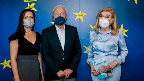 Το ΟΛΟΙ ΜΑΖΙ ΜΠΟΡΟΥΜΕ προσέφερε 10 απεικονιστές φλεβών στο Ογκολογικό Νοσοκομείο Παίδων «ΕΛΠΙΔΑ»